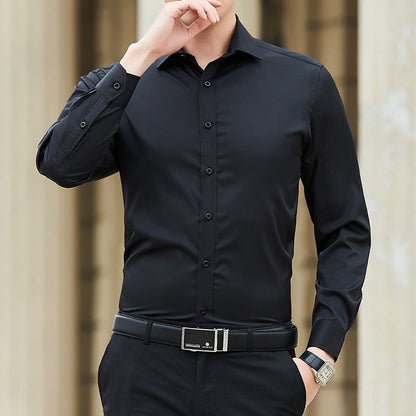 Klassisk ensfarvet langærmet bomuldsskjorte i slim fit - 2